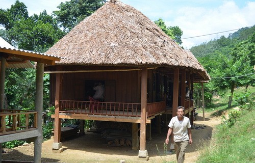 The Van Kieu preserve their stilt house  - ảnh 2